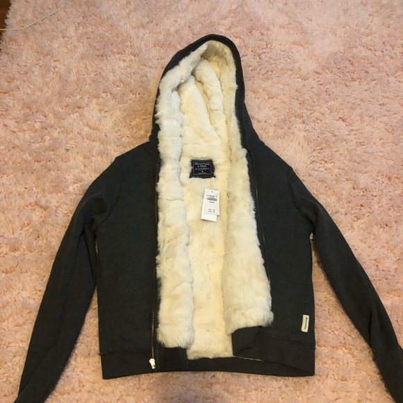Abercrombie & Fitch Sweaters - Abercrombie and Fitch Sherpa Hoodie
